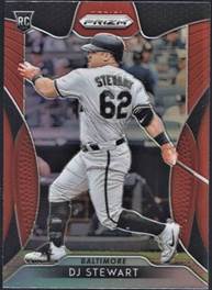 A baseball player holding a bat

Description automatically generated